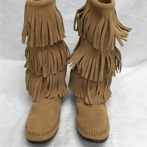 Minnetonka Brown Suede 3 Layer Fringe Boots Moccasins Boho  Sz 9 - Picture 2 of 8